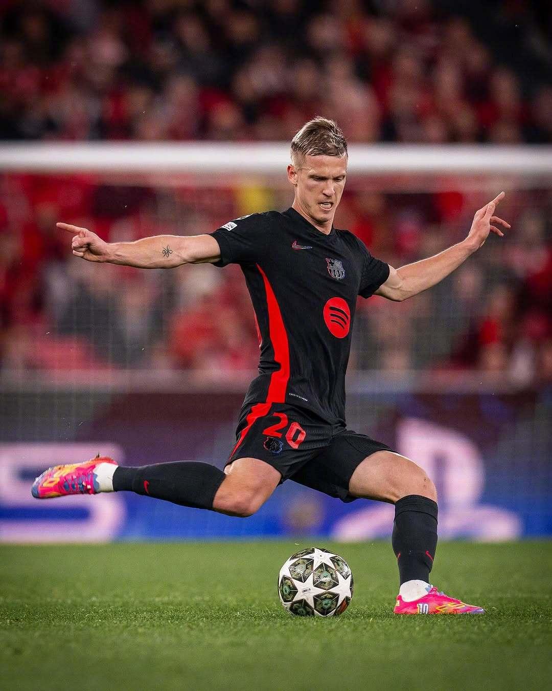 开云APP下载-转折点费耶诺德单刀错失；葡超集结日攻防权衡；震撼外界；赛季目标并未改变(弗洛西对卡里亚)