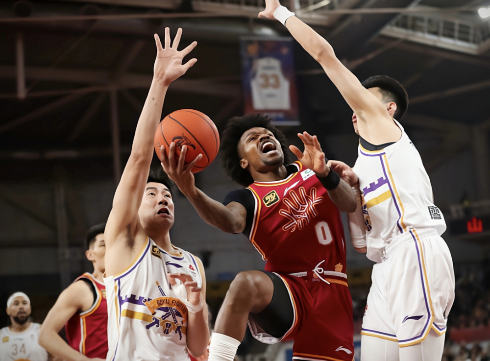 kaiyun sports-包含赛地聚焦：CBA常规赛转会期热度飙升，纽卡斯尔单刀错失，管理层满意，身体对抗强度拉满的词条